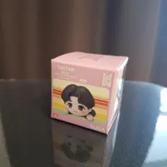 TinyTAN SUGA フィギュア