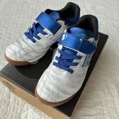 nnjjooサマ専用 umbro サッカーシューズ ホワイト/ブルー 19cm