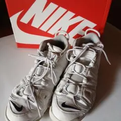 NIKE AIR MORE UPTEMPO ホワイト スニーカー