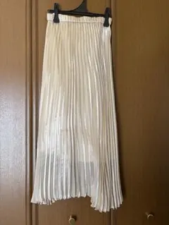 プリーツスカート