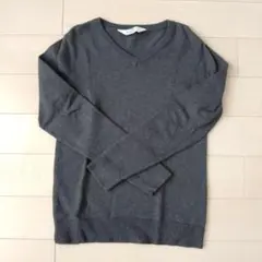 H&M ダークグレー Vネック セーター
