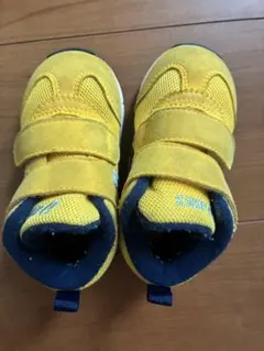 ASICS SUKU2 ミッドカット　スニーカー　14.0cm イエロー