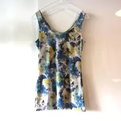 アズール　AZUL　水彩画のような花柄プリント　タンクトップ　Sのサムネイル