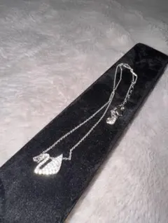 SWAROVSKI スワンモチーフ ネックレス 正規品 上品 定番 人気
