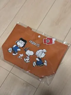 PEANUTS スヌーピー　オレンジランチバッグ
