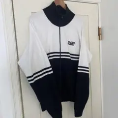 Item thumbnail for item fe5d728d-e4ca-471c-95e8-1e62b0e42198