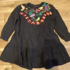 ZARA キッズ　黒の花柄刺繍長袖ワンピース