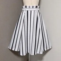 アプワイザーリッシェ　ストライプ　ひざ丈スカート　白黒ピンク