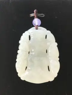 ミャンマー産翡翠 透明感ある竹节彫刻ペンダント