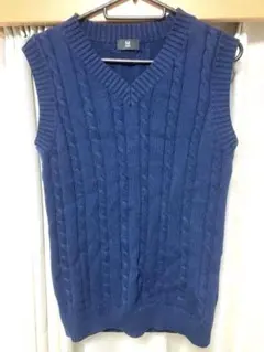 ケーブル編み Vネック ニットベスト Mサイズ ネイビー