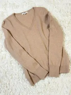 【美品】カシミヤ100%肌触り抜群UNIQLO ベージュ Vネックセーター M