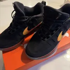 Nike BOOK1ブラック/ゴールド スニーカー - メルカリ