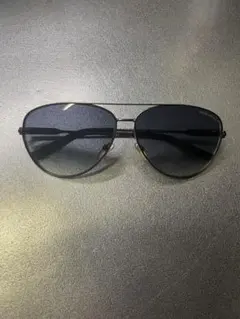 EMPORIO ARMANI 티어드롭 선글라스