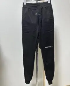 エッシェンシャルズ