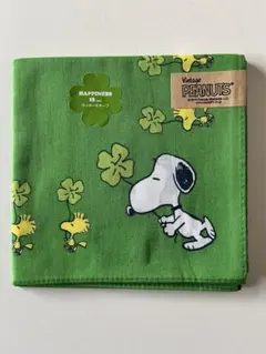 ☆新品未使用☆SNOOPYとPEANUTS FRIENDS☆大判ハンカチ☆
