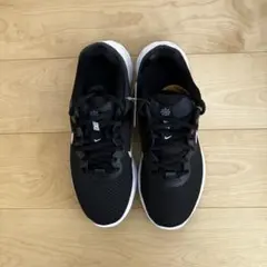 【送料込み】NIKEウィメンズ ロード ランニングシューズ