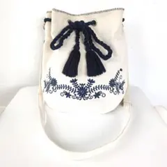 ★ショルダーバッグ　刺繍　エンブロイダリー　フリンジ　キャンバス生地