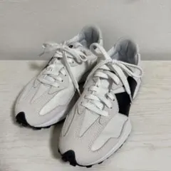 New Balance 327 スニーカー［23.5㎝］