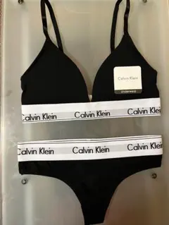 【新品未使用】カルバンクライン ブラ＆ショーツ Tバック 上下セット Sサイズ