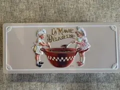 【お菓子のミカタ】ハッピーツインズ缶 エンボス加工 缶 空缶のサムネイル