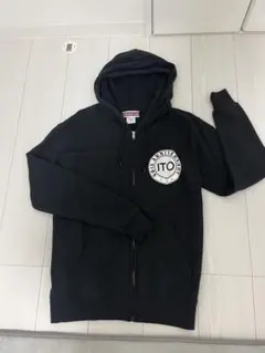 パーカー ブラック M