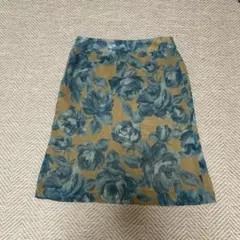 オフオンの膝丈スカート