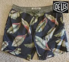 deus ex machina ハーフパンツのサムネイル
