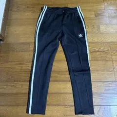 adidas ブラックジャージパンツ サイドストライプ