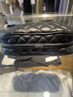 ブラック キルティング ショルダーバッグ