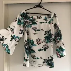 新品 オフショル 花柄トップス