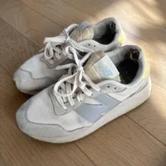 New Balance スニーカー アイボリー　23.5