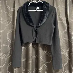 ファー付きダークグレークロップドカーディガン