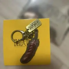 キーホルダーC　羽根（赤色　大森元貴）　バベル　ガチャ　ミセスグリーンアップル