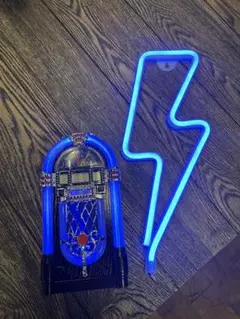青色ジュークボックス型ライト　　稲妻