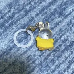 ミッフィー　ガチャガチャ めじるしアクセサリー　黄色
