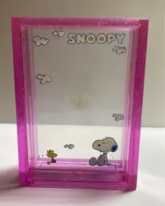 ガラス曇りあり　　可愛いsnoopy スヌーピー ピンクのフォトフレーム