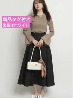 【新品タグ付】JUSGLITTY フラワージャガードフレアスカートのサムネイル