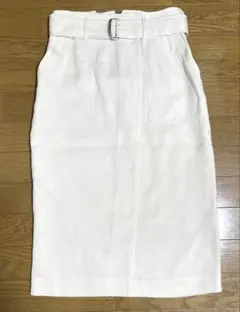 ベージュ ベルト付き タイトスカートのサムネイル