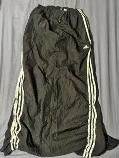 adidas ロングスカート 黒