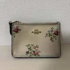 COACH キーホルダー付きパスケース　花柄