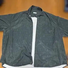 JUNRED ダークグリーン模様シャツ