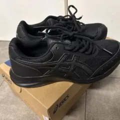 asics ブラック スニーカー