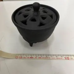【近日終了】岩鋳　香炉 鉄器 三足 鋳物 透かし彫りのサムネイル