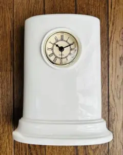 白磁　置き時計