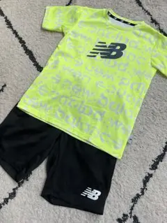 New Balance Tシャツとショーツセット 100cm
