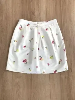 LODISPOTTO　花柄スカート　台形スカート　キレイめ　ガーリー　フェミニン
