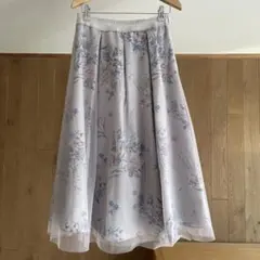 TO BE CHIC トゥービーシック フラワー　スカートのサムネイル