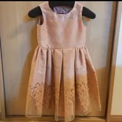 TOCCA　110センチ　ピンクベージュ 刺繍ワンピース