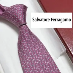 サルヴァトーレフェラガモ ネクタイ シルク ガンチーニ柄 ロゴ ピンク系