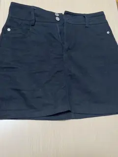 黒 台形スカート 前ポケット付き